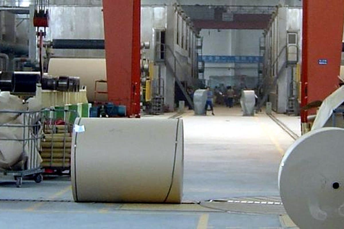 Huaxin Minfu paper machine and rewinder production site